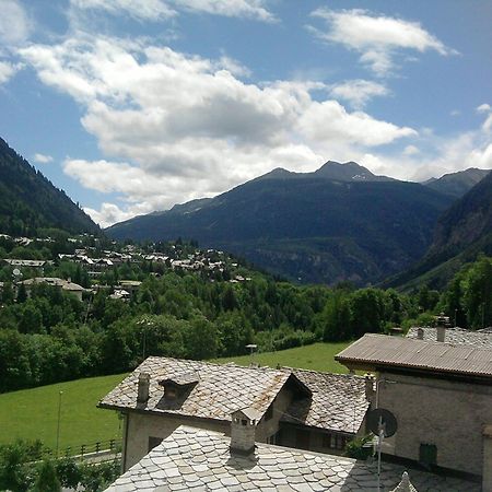 Hotel Ottoz Meuble Courmayeur Exterior foto