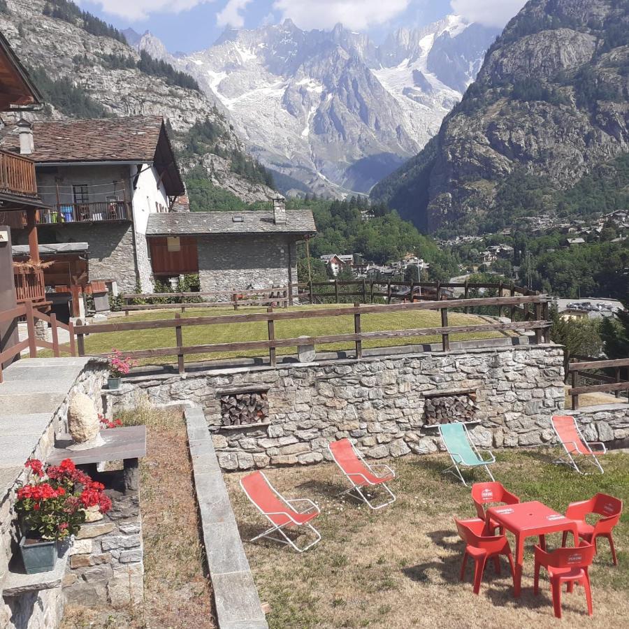 Hotel Ottoz Meuble Courmayeur Exterior foto