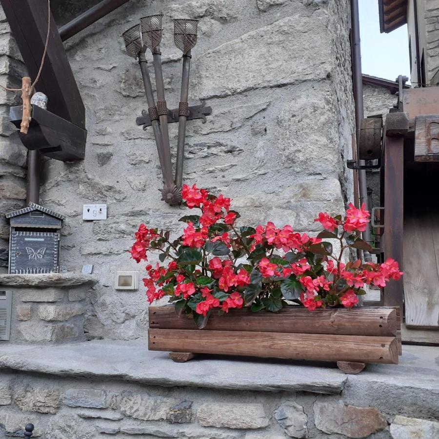 Hotel Ottoz Meuble Courmayeur Exterior foto