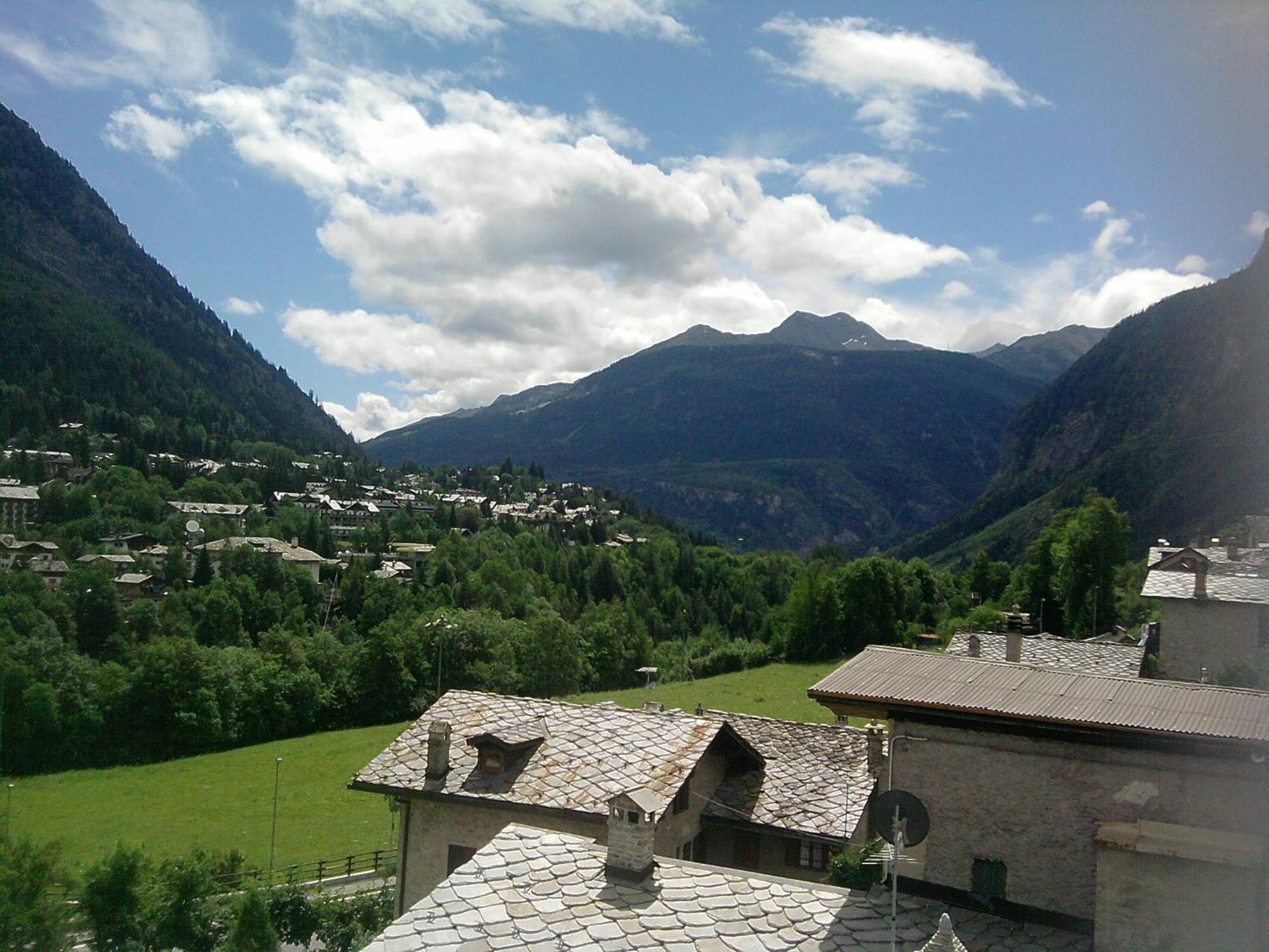 Hotel Ottoz Meuble Courmayeur Exterior foto