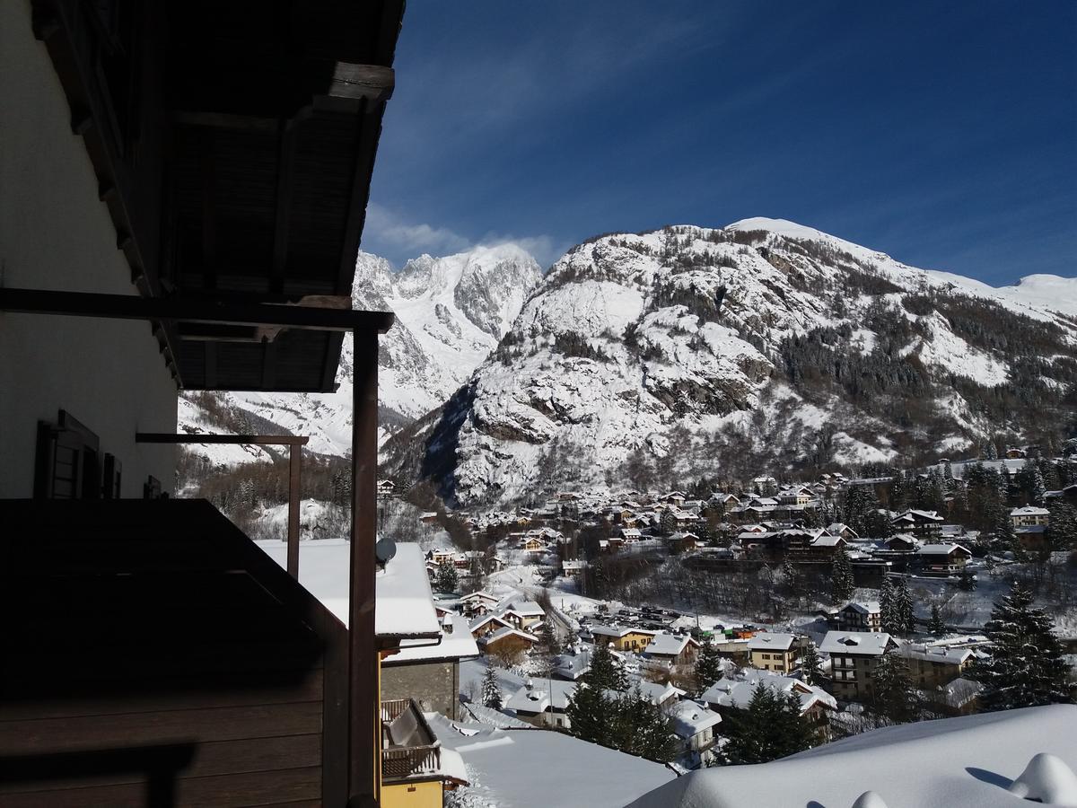 Hotel Ottoz Meuble Courmayeur Exterior foto