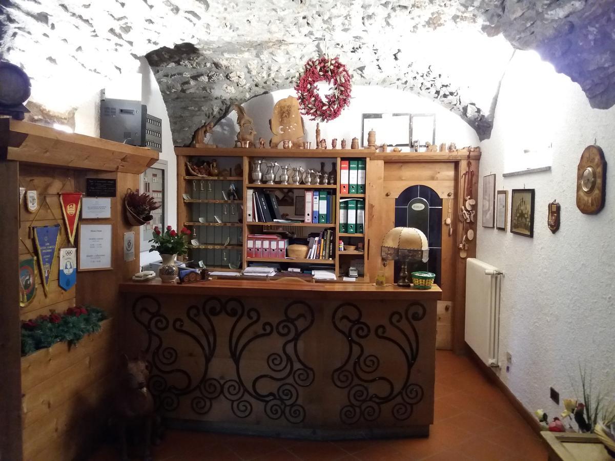 Hotel Ottoz Meuble Courmayeur Exterior foto